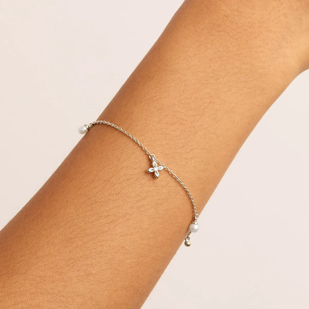 By Charlotte Live in Peace Bracelet, Silver